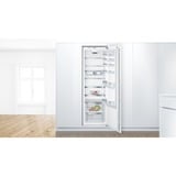 Bosch Serie 6 KIR81AFE0 réfrigérateur Intégré (placement) 319 L E, Réfrigération à l’état complet 319 L, SN-T, 37 dB, E