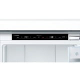 Bosch Serie 8 KIF87PFE0 réfrigérateur-congélateur Intégré (placement) 237 L E Blanc, Combination Réfrigérateur / congélateur 237 L, SN-ST, 8 kg/24h, E, Nouvelle zone compartiment, Blanc